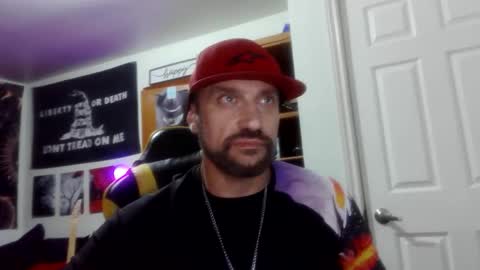 Snapshot of clintwood12 chatting on 26, 11, 2025 chad online show from 26, 11, 2025