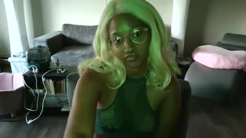 Snapshot of clioenchants chatting on 17, 9, 2025 High Queen Clio online show from 17, 9, 2025