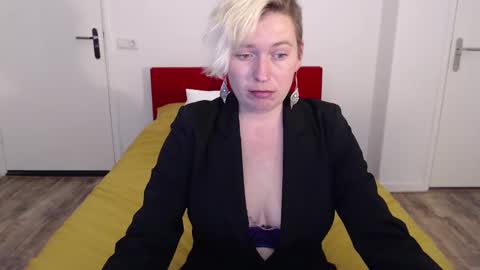 Snapshot of clittytastic chatting on 21, 2, 2025 Syl online show from 21, 2, 2025