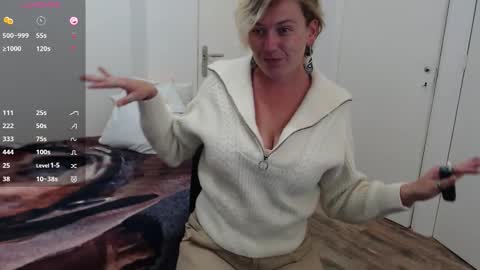 Snapshot of clittytastic chatting on 12, 9, 2025 Syl online show from 12, 9, 2025