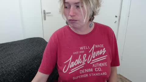 Snapshot of clittytastic chatting on 30, 10, 2025 Syl online show from 30, 10, 2025