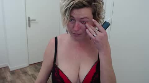 Snapshot of clittytastic chatting on 13, 11, 2025 Syl online show from 13, 11, 2025