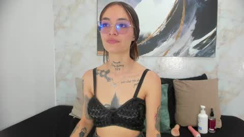 Snapshot of cloe_amazingg chatting on 18, 7, 2026 Cloe online show from 18, 7, 2026
