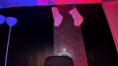 Snapshot of cloe_morningstarr chatting on 4, 12, 2025 Cloe online show from 4, 12, 2025