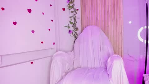 Snapshot of cloe_morningstarr chatting on 14, 12, 2025 Cloe online show from 14, 12, 2025