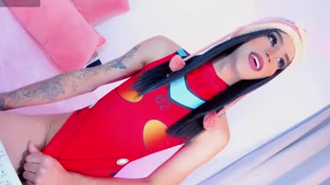 CLOE REMINTON online show from 25, 2, 2025