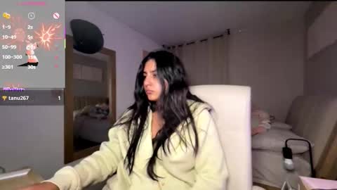 Snapshot of cloe_small08 chatting on 22, 10, 2025 cloe small online show from 22, 10, 2025