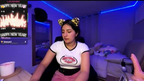 Snapshot of cloe_small08 chatting on 24, 10, 2025 cloe small online show from 24, 10, 2025