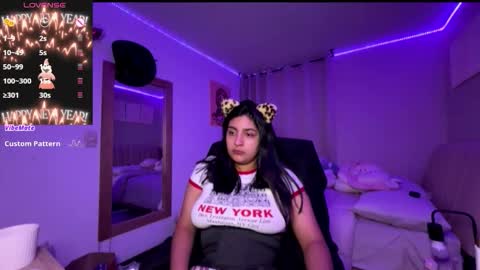 Snapshot of cloe_small08 chatting on 28, 10, 2025 cloe small online show from 28, 10, 2025