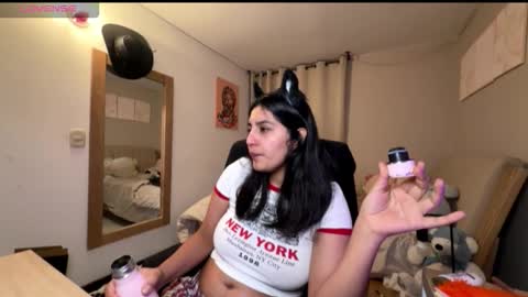 Snapshot of cloe_small08 chatting on 29, 10, 2025 cloe small online show from 29, 10, 2025