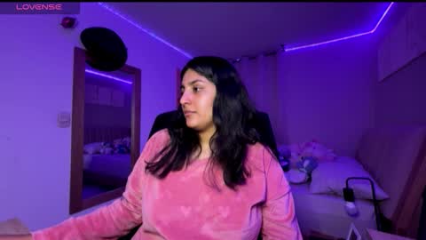 Snapshot of cloe_small08 chatting on 7, 11, 2025 cloe small online show from 7, 11, 2025