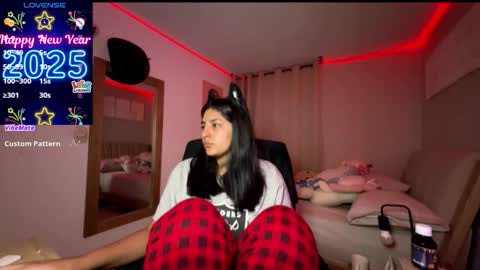 Snapshot of cloe_small08 chatting on 11, 11, 2025 cloe small online show from 11, 11, 2025