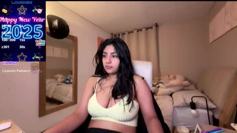 Snapshot of cloe_small08 chatting on 13, 11, 2025 cloe small online show from 13, 11, 2025