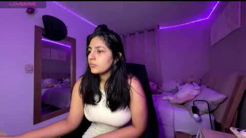 Snapshot of cloe_small08 chatting on 14, 11, 2025 cloe small online show from 14, 11, 2025