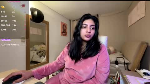 Snapshot of cloe_small08 chatting on 22, 11, 2025 cloe small online show from 22, 11, 2025