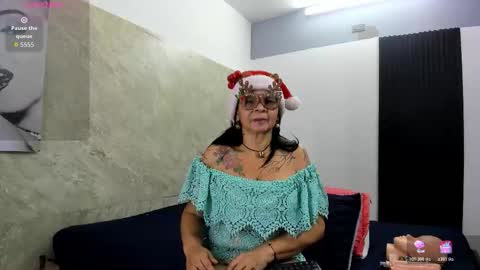 Snapshot of cloee_rabbyt chatting on 16, 12, 2025 CLOE online show from 16, 12, 2025