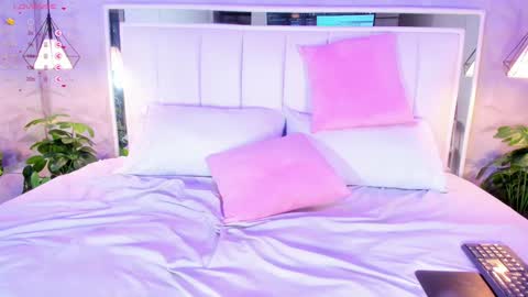 Snapshot of cloeharp chatting on 5, 2, 2025 Cloe Harp online show from 5, 2, 2025