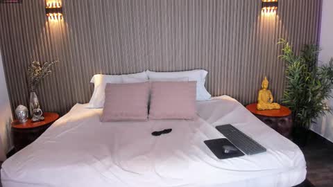 Snapshot of cloeharp chatting on 9, 10, 2025 Cloe Harp online show from 9, 10, 2025