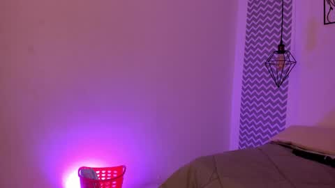 Snapshot of cloehonney chatting on 24, 11, 2025 cloe online show from 24, 11, 2025