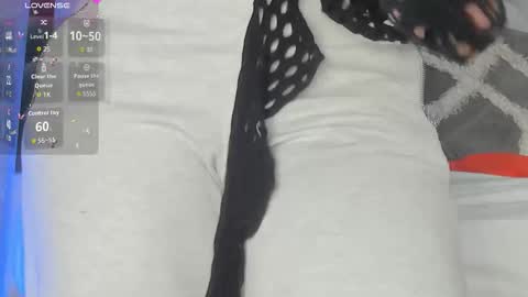 Snapshot of cloeparker_ chatting on 17, 12, 2025 cloeparker_ online show from 17, 12, 2025