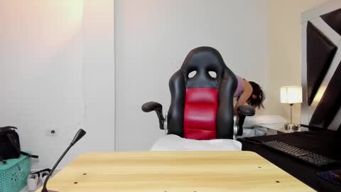 Snapshot of cloeperson chatting on 22, 11, 2025 lady cloe person online show from 22, 11, 2025