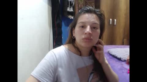 Snapshot of cloepregnant25 chatting on 30, 3, 2026 cloepregnant25 online show from 30, 3, 2026