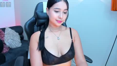 Snapshot of cloewilliamsxx chatting on 27, 12, 2024 Cloe online show from 27, 12, 2024