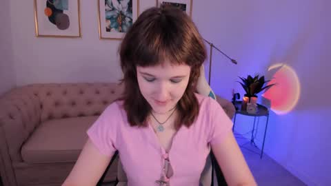 Snapshot of clover_red chatting on 3, 12, 2024 Clover follow me online show from 3, 12, 2024