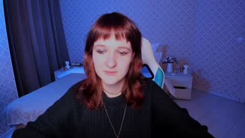 Snapshot of clover_red chatting on 17, 12, 2024 Clover follow me online show from 17, 12, 2024