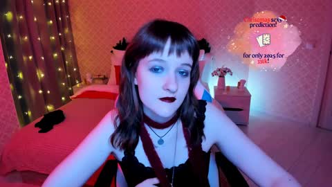 Snapshot of clover_red chatting on 24, 12, 2024 Clover follow me online show from 24, 12, 2024