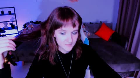 Snapshot of clover_red chatting on 2, 1, 2025 Clover follow me online show from 2, 1, 2025