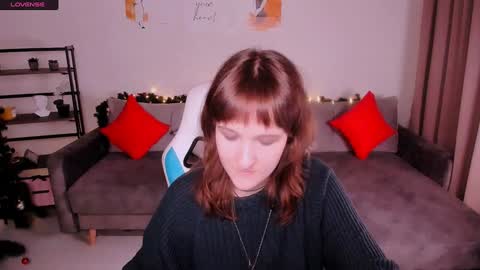 Snapshot of clover_red chatting on 9, 1, 2025 Clover follow me online show from 9, 1, 2025