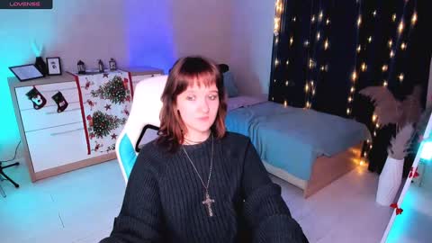 Snapshot of clover_red chatting on 13, 1, 2025 Clover follow me online show from 13, 1, 2025