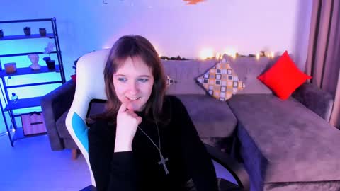 Snapshot of clover_red chatting on 14, 1, 2025 Clover follow me online show from 14, 1, 2025