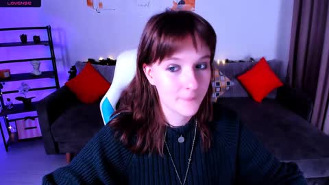 Snapshot of clover_red chatting on 18, 1, 2025 Clover follow me online show from 18, 1, 2025