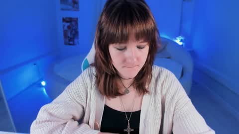 Snapshot of clover_red chatting on 30, 1, 2025 Clover follow me online show from 30, 1, 2025