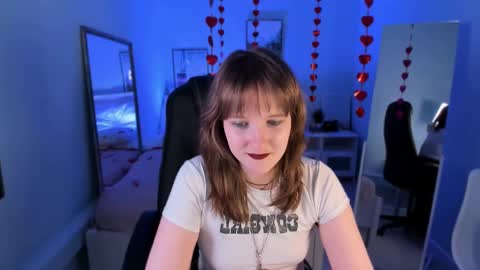 Snapshot of clover_red chatting on 13, 2, 2025 Clover follow me online show from 13, 2, 2025