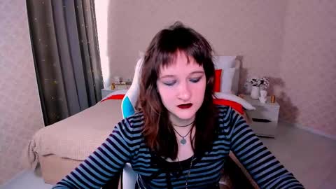 Snapshot of clover_red chatting on 10, 3, 2025 Clover follow me online show from 10, 3, 2025