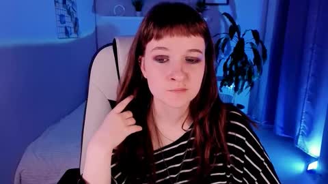 Snapshot of clover_red chatting on 14, 9, 2025 Clover follow me online show from 14, 9, 2025