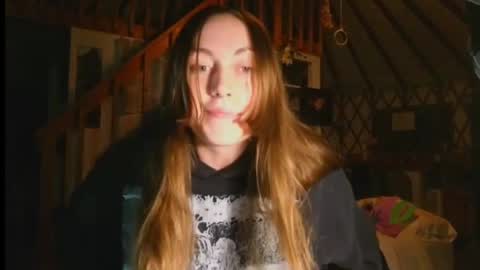 Snapshot of clover_tully chatting on 11, 3, 2025 Clover online show from 11, 3, 2025