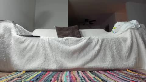 Gorgeous online show from 6, 3, 2025