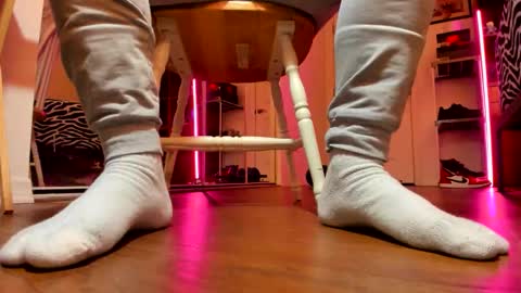 Gorgeous online show from 2, 2, 2026