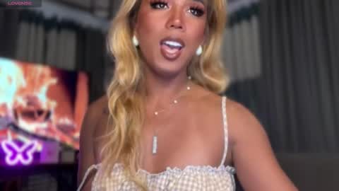 Snapshot of cockprincess_dianna chatting on 12, 11, 2025 PrincessDianna IslandGirl CUMSHOW in PVT and PASSWORDSHOW online show from 12, 11, 2025