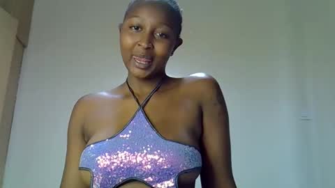 Snapshot of coco_babyy chatting on 20, 11, 2025 bella online show from 20, 11, 2025