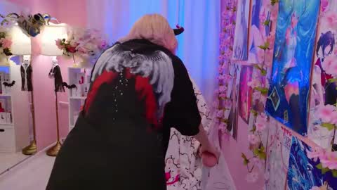 Mia online show from 23, 10, 2025