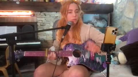 Pee Whore online show from 21, 11, 2025