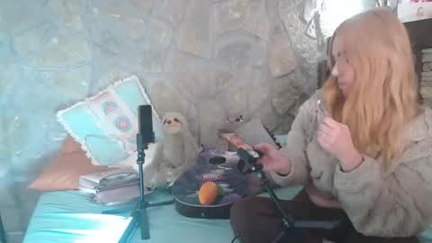 Pee Whore online show from 26, 11, 2025