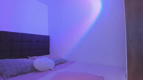 cocovolkovva online show from 12, 3, 2025