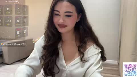 Snapshot of coffee_wihtout_milk chatting on 23, 4, 2026 Yumi online show from 23, 4, 2026