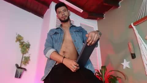 Snapshot of colby_smit chatting on 27, 11, 2025 Colby online show from 27, 11, 2025